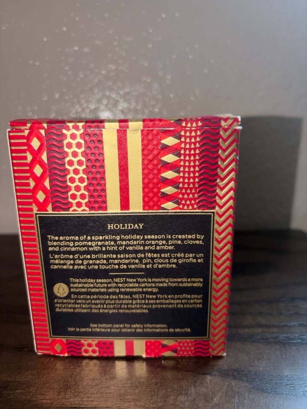 NEST New York Holiday Classic Scented Candle 8.1 oz - Picture 3 of 5